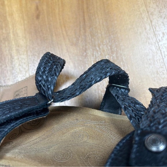 Taos Footwear Women’s Black and Tan Sparkle Sandals Size 7/7.5 - Picture 3 of 11